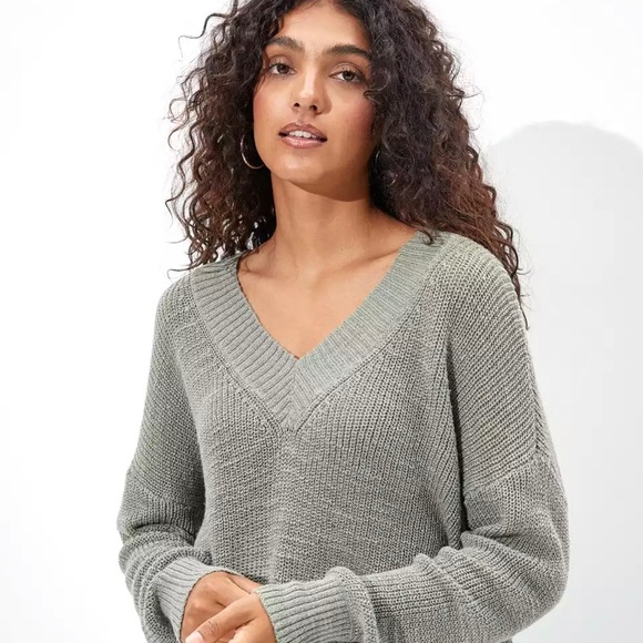 american eagle v neck cropped sweater - Picture 1 of 2